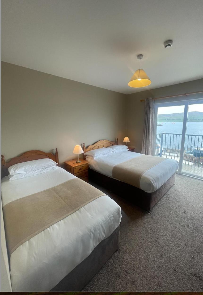 Dingle Harbour Nights Hotel Ngoại thất bức ảnh